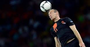 الضربات الرأسية لكرة القدم خطر على المخ